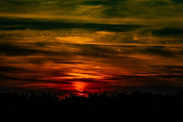 Vacker Färgglad Solnedgång Landskap Med Moln Och Dramatisk Himmel — Stockfoto
