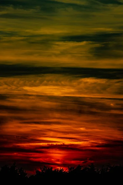 Vacker Färgglad Solnedgång Landskap Med Moln Och Dramatisk Himmel — Stockfoto