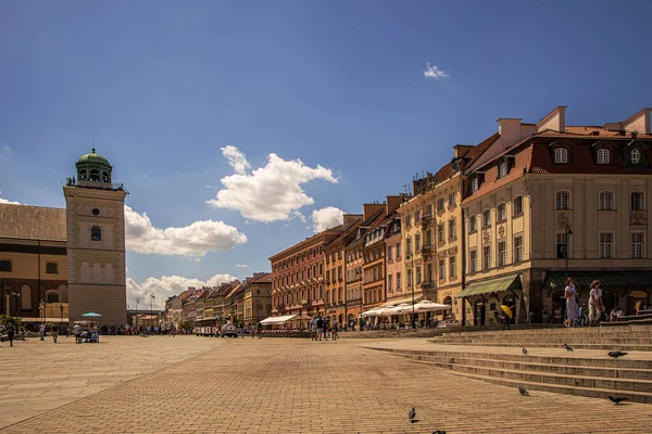 Vackert Stadslandskap Den Gamla Staden Warszawa Polen Varm Sommardag Med — Stockfoto