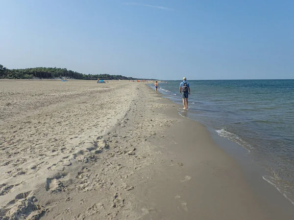 Piękny Letni Krajobraz Nad Morzem Bałtyckim Ciepły Słoneczny Dzień Błękitnym — Zdjęcie stockowe
