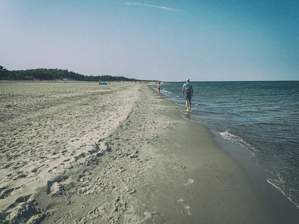 Όμορφο Καλοκαιρινό Τοπίο Πάνω Από Βαλτική Θάλασσα Μια Ζεστή Ηλιόλουστη — Φωτογραφία Αρχείου