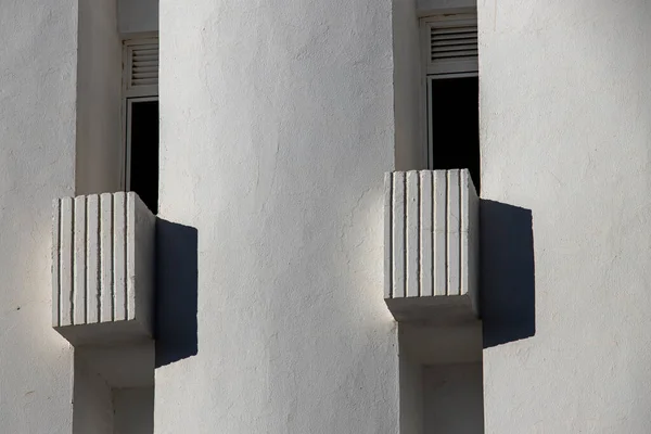 Mooie Originele Elementen Van Balkons Het Witte Gebouw — Stockfoto
