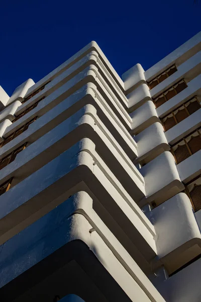 Bellos Elementos Originales Interesantes Los Balcones Edificio Blanco —  Fotos de Stock