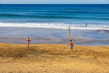 İspanya Kanarya Adası 'nın başkentindeki güzel, ılık sahil manzarası açık bir günde Gran Kanarya