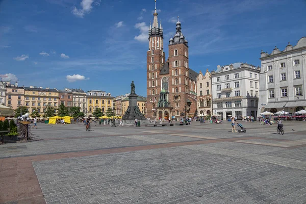 Słynny Zabytkowy Kościół Rynku Starego Miasta Krakowie Polska Letni Dzień — Zdjęcie stockowe