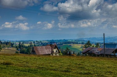 Güzel yaz tatili dağları manzarası
