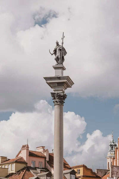 Hermosa Antigua Columna Zygmunt Histórico Sierra Guerra Polonia Contra Cielo —  Fotos de Stock
