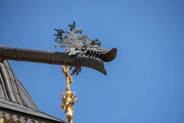 Vacker Detalj Det Kungliga Slottet Krakow Polen Mot Bakgrund Blå — Stockfoto