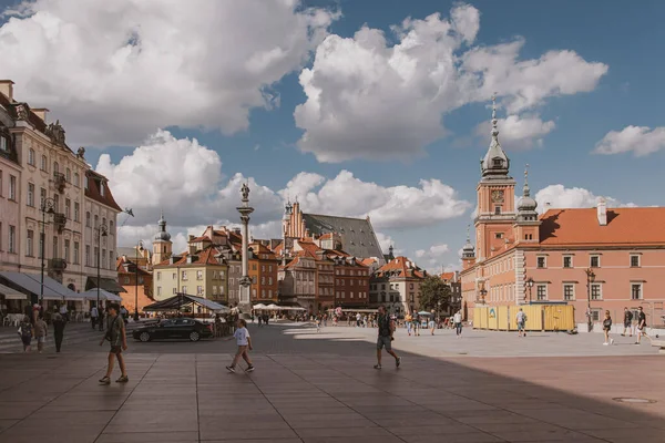 Piękny Krajobraz Placu Starego Miasta Polsce Zamkiem Królewskim Kamienicami — Zdjęcie stockowe