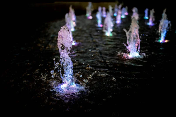 Mooie Fontein Met Kleurrijk Verlicht Avond — Stockfoto