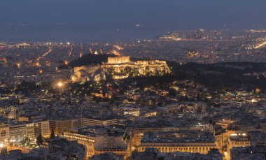 Lycabyttus Hill, Atina, gece görünümünden bulutlu yaz gün boyunca