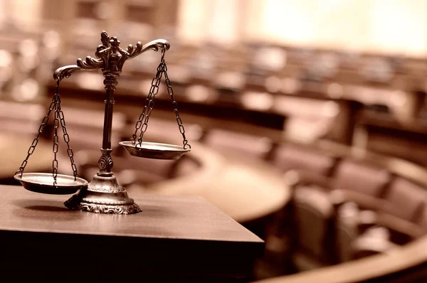 Symbol Für Recht Und Gerechtigkeit Leeren Gerichtssaal Rechts Und Gerechtigkeitskonzept — Stockfoto