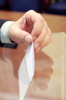 oy sandığı ve eli boş oy içinde seçimler, kavram oylama koyarak görüntüsü