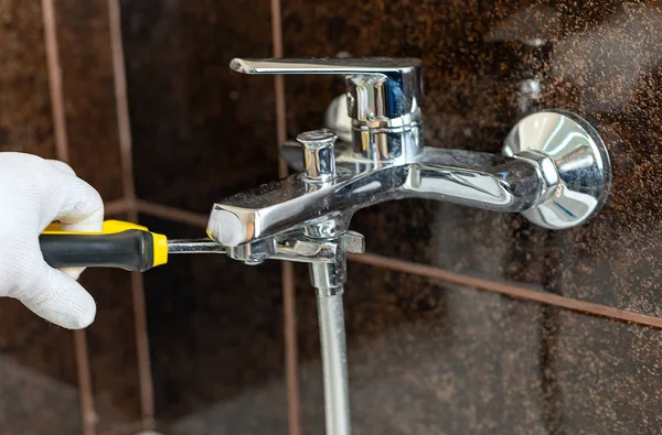 Process Twisting Nuts Bathroom Faucet — Stock Photo, Image