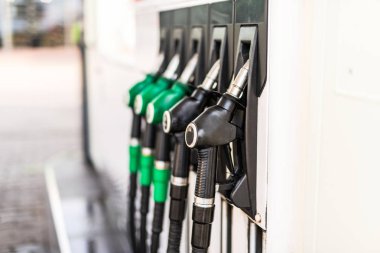 Tabanca ile yakıt farklı türleri için Körfez sütun