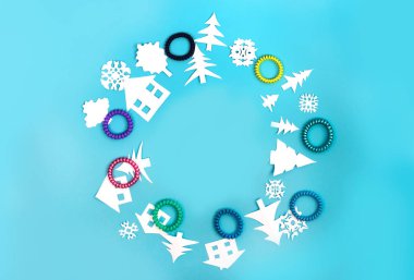 Noel süslemeleri ve evlerin rakamları ile Circle, Christm