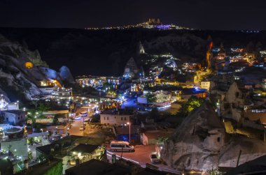 Geceleri Göreme Köyü Türkiye'de-Kapadokya
