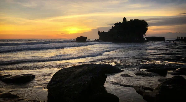 Pôr Sol Famoso Templo Tanah Lot Bali Indonésia — Fotografia de Stock