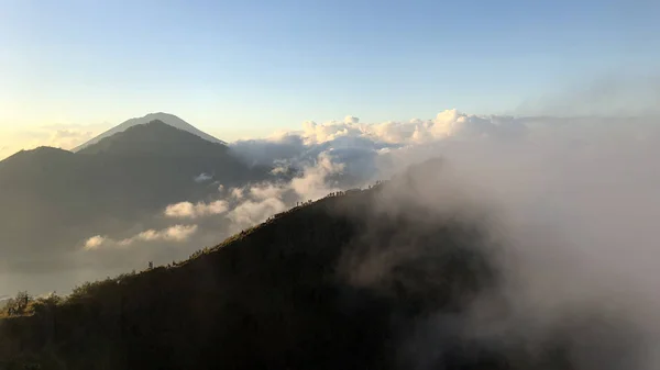 バトゥール山 インドネシア バリ島の上からの美しい日の出 — ストック写真