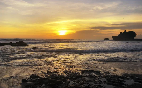 Sunset Bali Famous Tanah Lot Temple Indonesia — стоковое фото