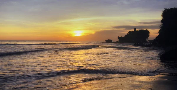 Solnedgången Bali Berömda Tanah Lot Temple Indonesien — Stockfoto