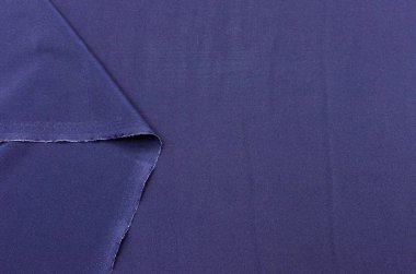 İpek kumaş krep de chine koyu mavi renkli.