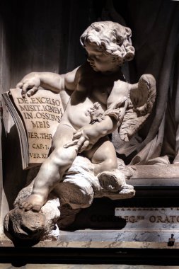 Roma - 31 Mart 2019: Vatikan'daki Aziz Petrus Bazilikası veya San Pietro'nun içinde, Roma, İtalya. Lüks Rönesans iç Panoranma. Aziz Peter Roma'nın en önemli simgelerinden biridir.