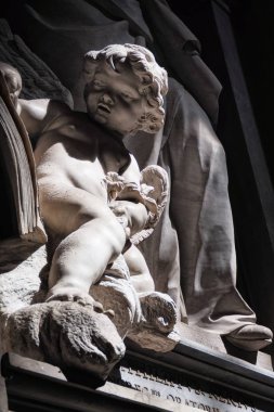 Roma - 31 Mart 2019: Vatikan'daki Aziz Petrus Bazilikası veya San Pietro'nun içinde, Roma, İtalya. Lüks Rönesans iç Panoranma. Aziz Peter Roma'nın en önemli simgelerinden biridir.