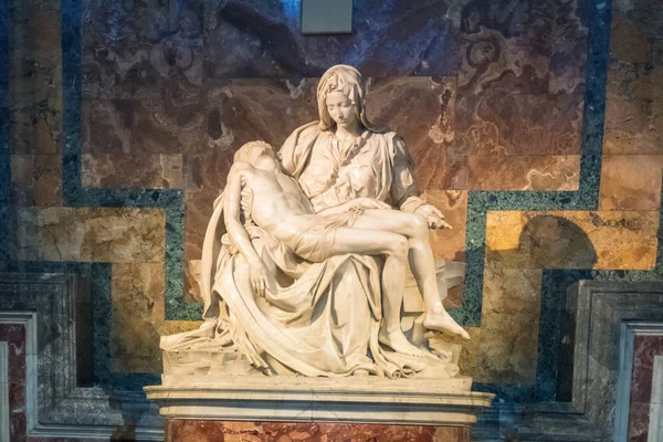 Vatikan, Vatikan - 31 Mart 2019: Saint'de Pieta heykeli — Stok fotoğraf