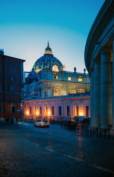 圣彼得大教堂在圣彼得广场，梵蒂冈城。瓦蒂 — 图库照片