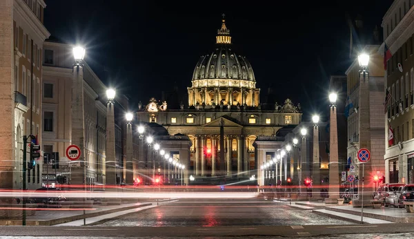 stock image St. Peter's Cathedral in the Vatican in the evening