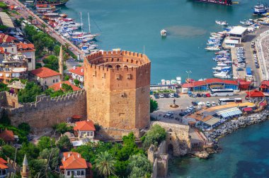 Alanya kalesinden Alanya ve Kızıl Kule manzarası. Türkiye