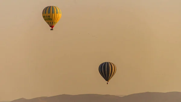 Cappadocia Turkey May 2018 Hot Air Balloon Flying Rock Landscape — Stock Photo, Image