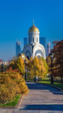 Moskova'da Poklonnaya tepeüzerinde Zafer Parkı, Rusya . Tapınak o