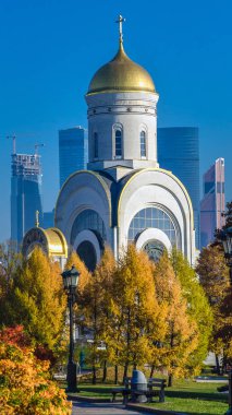 Moskova'da Poklonnaya tepeüzerinde Zafer Parkı, Rusya . Tapınak o