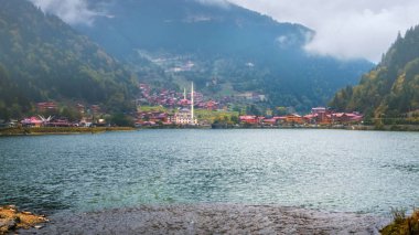  Moskova 'daki Kızıl Meydan' daki Katedral ve altın bulutlar