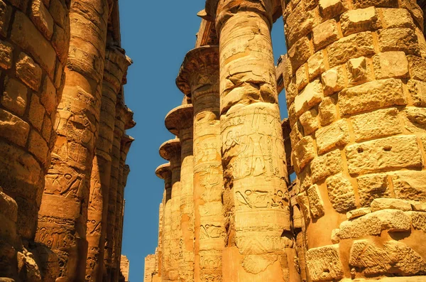 Wielka Hypostyle Hall w świątyniach Karnaku (starożytne Teby). — Zdjęcie stockowe