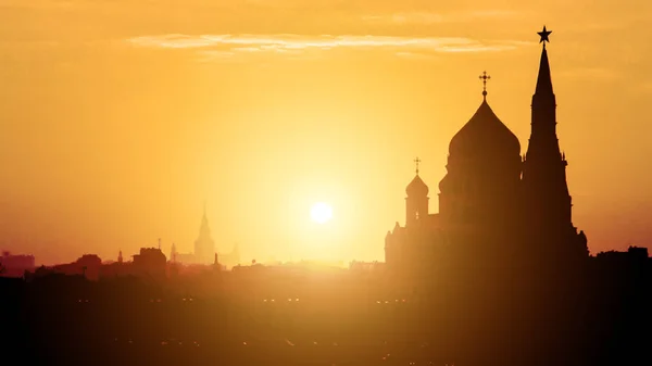 Ηλιοβασίλεμα Του Κρεμλίνου Και Του Ποταμού Μόσχας Στη Μόσχα Ρωσία — Φωτογραφία Αρχείου