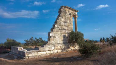 Kıbrıs 'ın Limasol kenti yakınlarındaki antik Apollo Hylates tapınağı ve tapınağının kalıntıları.
