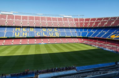 BARCELONA, SPAIN - CIRCA AUGust 2011: FC Barcelona 'nın resmi oyun alanı olan Nou Kampı Stadyumu
