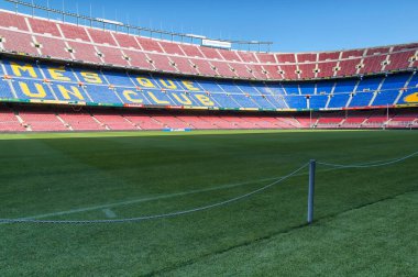 BARCELONA, SPAIN - CIRCA AUGust 2011: FC Barcelona 'nın resmi oyun alanı olan Nou Kampı Stadyumu