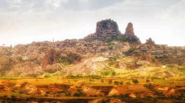 Uchisar 'ın doğal kaya kalesi, Nevsehir ilinin Kapadokya ilçesinin en yüksek noktası.