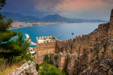 Türkiye 'deki Alanya Şatosu' ndan Alanya Kasabası manzarası
