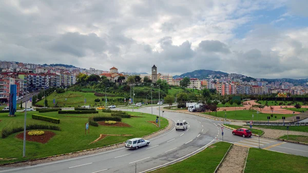 Trabzon トルコ 2018年10月11日 トラブゾンの街からの眺めトルコのトラブゾンにあるハギア ソフィア Aayasofya のモスクからの眺め — ストック写真