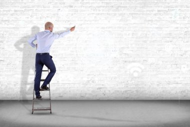 İşadamı görünümünü önünde duvar - 3d render 