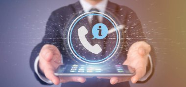 Bir müşteri ve yardım hattı hizmet düğmesini 3d render tutan bir işadamı görünümünü