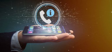 Bir müşteri ve yardım hattı hizmet düğmesini 3d render tutan bir işadamı görünümünü