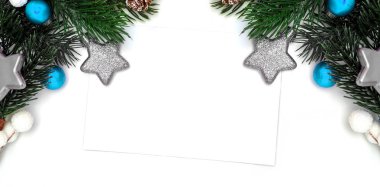 Boş Noel tatil tebrik kartı görünümünü beyaz bir arka plan üzerinde