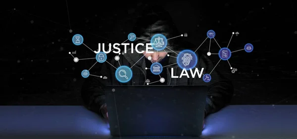 Hombre hacker sosteniendo nube de justicia e icono de la ley burbuja con dat —  Fotos de Stock