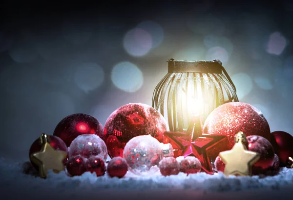 Χριστουγεννιάτικο φόντο με στολίδι και φως ατμόσφαιρα — Φωτογραφία Αρχείου